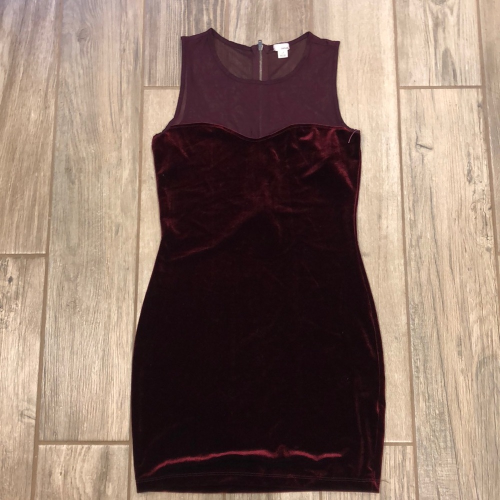 Grave bodycon velvet mini dress